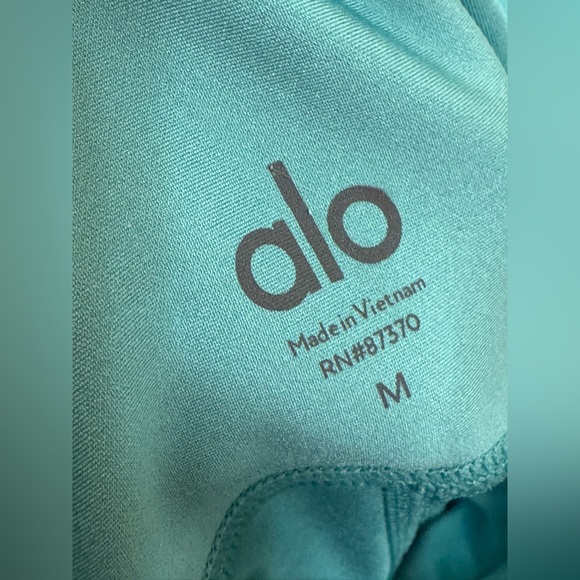 ALO Yoga 7/8 High-Waist Airlift Legging in Ocean Teal - Picture 7 of 7